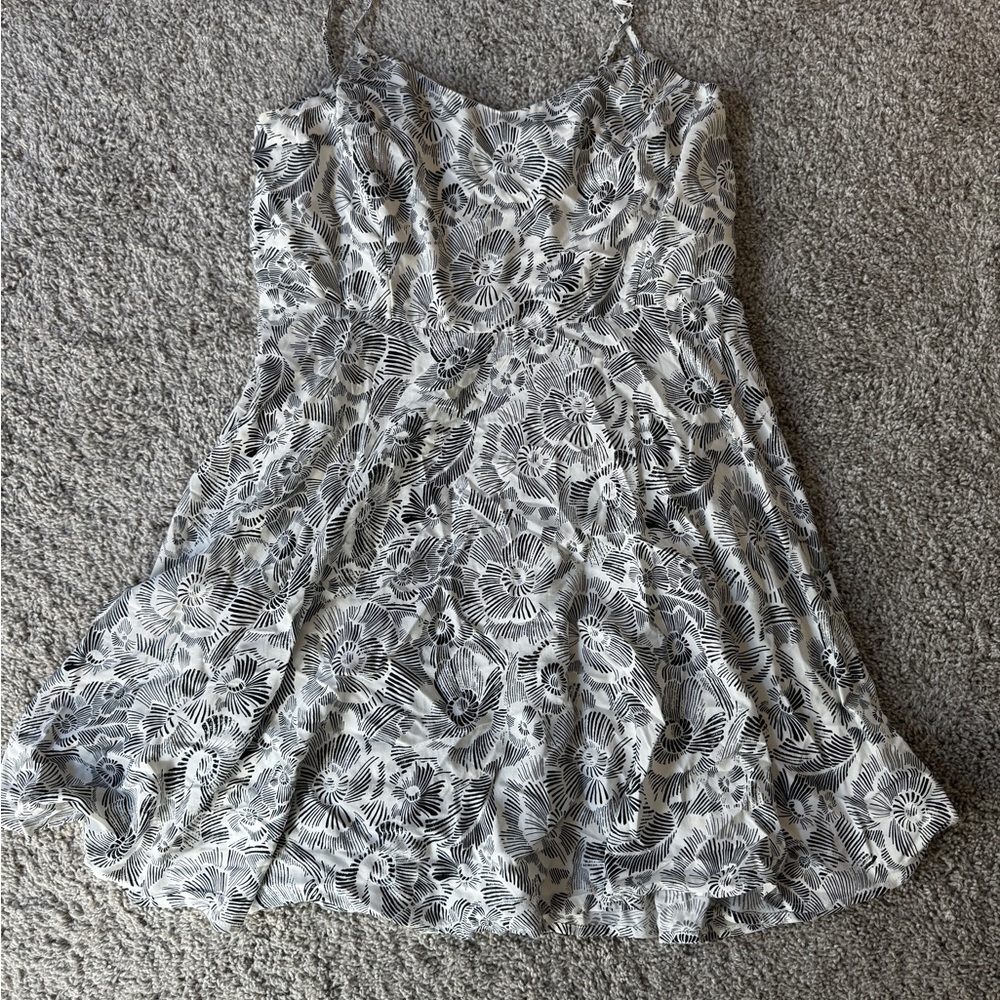 Old Navy Black and White Leaf Print Dress
